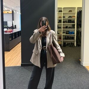 Meet your Posher, Léticia